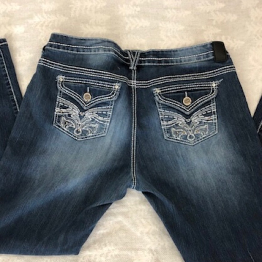 Vanity Jeans with embellished back pockets
